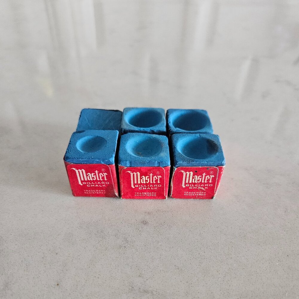 SET OF 6 BRAND NEW AND LIKE NEW MASTER BLUE BILLIARD CHALK CUBES FOR POOL CUES